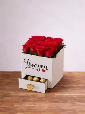 Caja de Rosas y Chocolates para Momentos Especiales