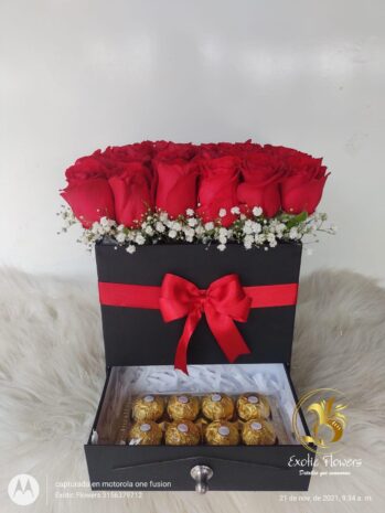 Caja de Rosas y Chocolates para Momentos Especiales