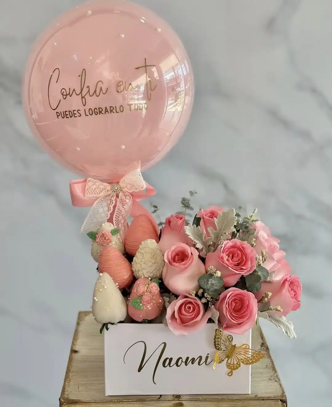 Rosas y Fresas con Chocolate · Un Regalo para Recordarte lo Valiosa que Eres