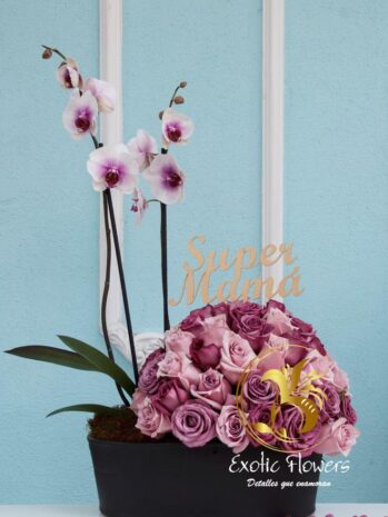 Arreglo Floral Premium: Rosas y Orquídea