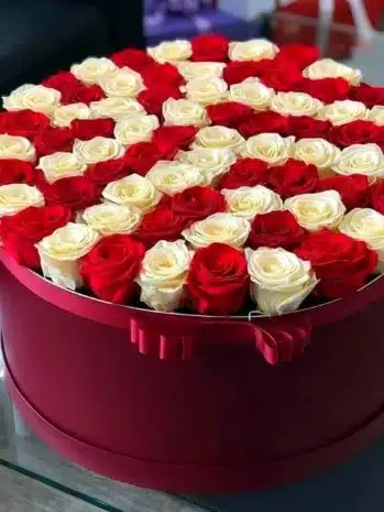 Ramo Sofisticado de 130 Rosas | Un Amor que lo Merece Todo