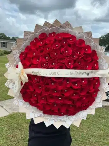 Bouquet de 200 Rosas para una Sorpresa Inolvidable