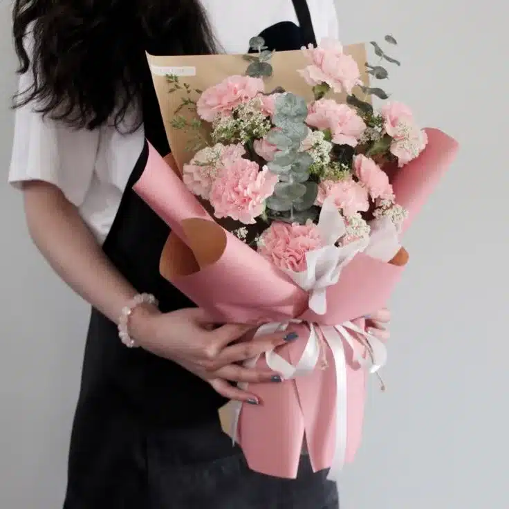Arreglos florales diseñados para cumpleaños, flores para despedidas, ramos de flores para aniversarios, flores para enamorar, flores para grados y ramos florales en variedad de flores para nacimientos. En floristerías en Bucaramanga, florerías en Girón, floristerías en Floridablanca y flores a domicilio en Piedecuesta, flores-bucaramanga-arreglos-florales-entrega-de-flores-ramo-de-rosas-flores-para-eventos-floristeria-giron-flores-frescas-decoracion-floral-ramos-personalizados-flores-para-bodas-regalos-florales-manuales en flores