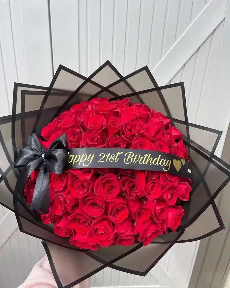 Ramo bouquet de flores vibrantes y frescas en Piedecuesta, ideal para ocasiones especiales y disponible para sorprender a tus seres queridos.