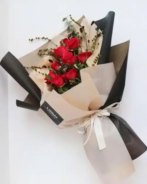 Ramo manual de rosas para regalar en el área metropolitana de Bucaramanga
