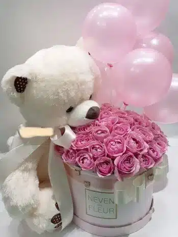 Regalo de flores con peluche y globos en Bucaramanga. para enamorar, sorprender en una fecha especial, entregas a domicilio en Bucaramanga y area metropolitana. Floristería Exotic Flowers