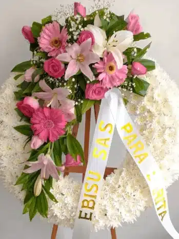 Ramo Fúnebre tipo corona. Floristería en Bucaramanga