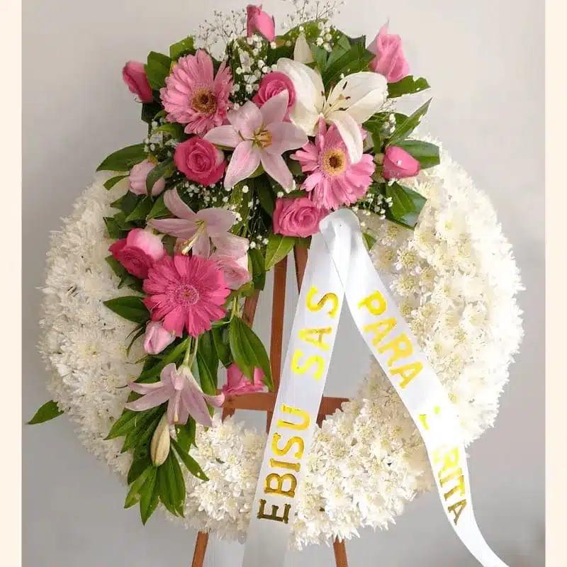Ramo Fúnebre tipo corona. Floristería en Bucaramanga