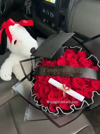 Arreglo Floral Chic para Hacer Brillar su Día de Graduación