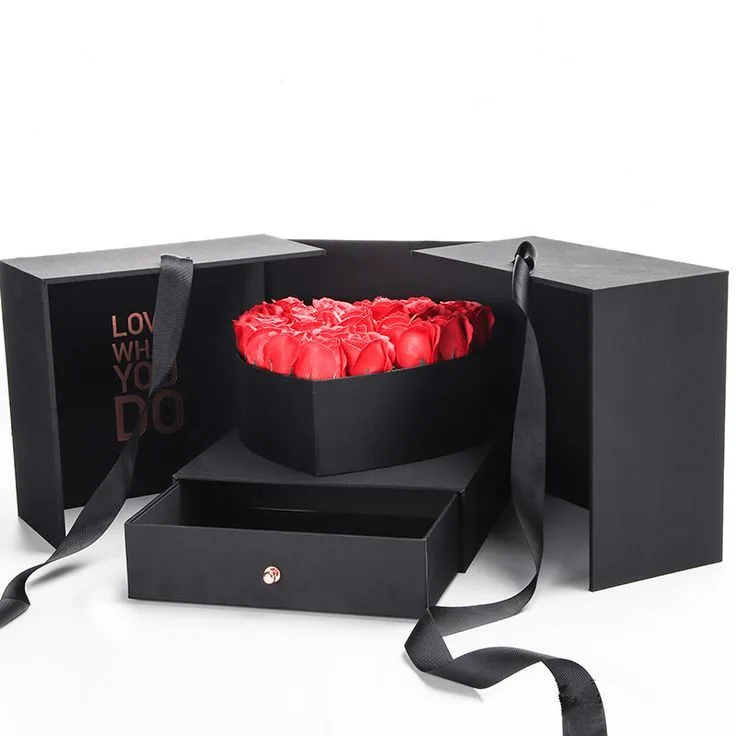 Rosas en Caja de Lujo: Amor Eterno