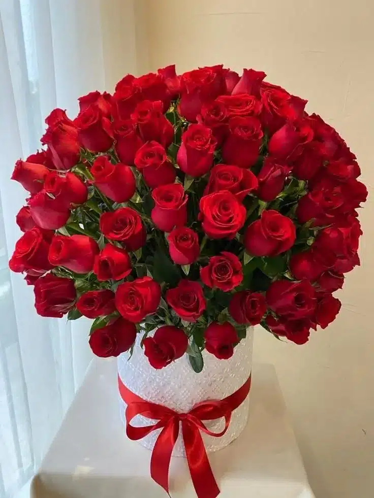 Arreglo Floral de Amor Verdadero: Rosas Rojas que Dicen ‘Siempre Tú’