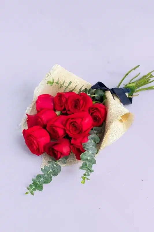 Ramo de 12 Rosas Clásico para Mamá