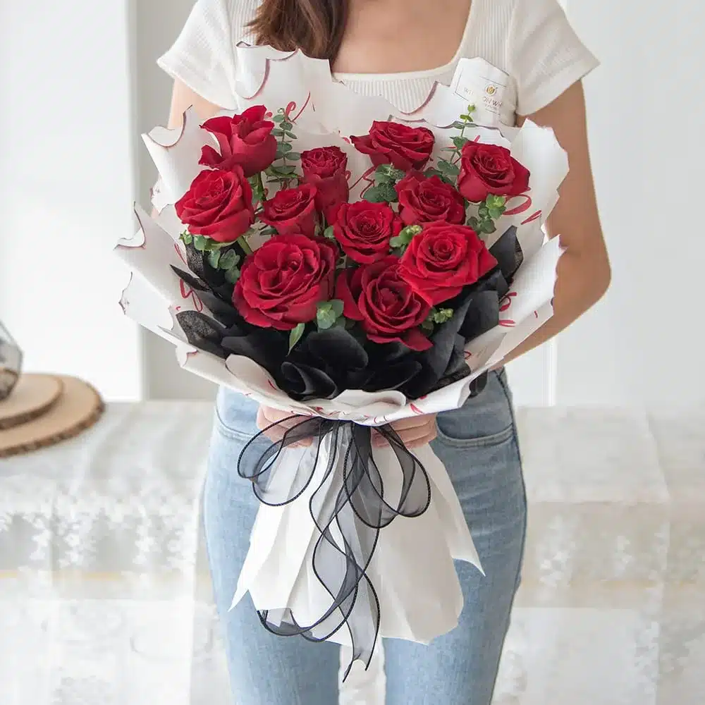 Bouquet Elegante de Rosas Rojas | Obsequio Floral para Mamá