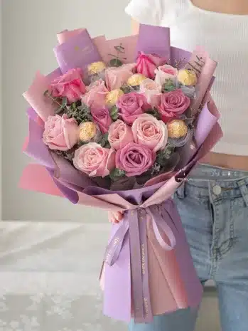 Bouquet Floral de Rosas y Chocolates Exclusivo para Mamá