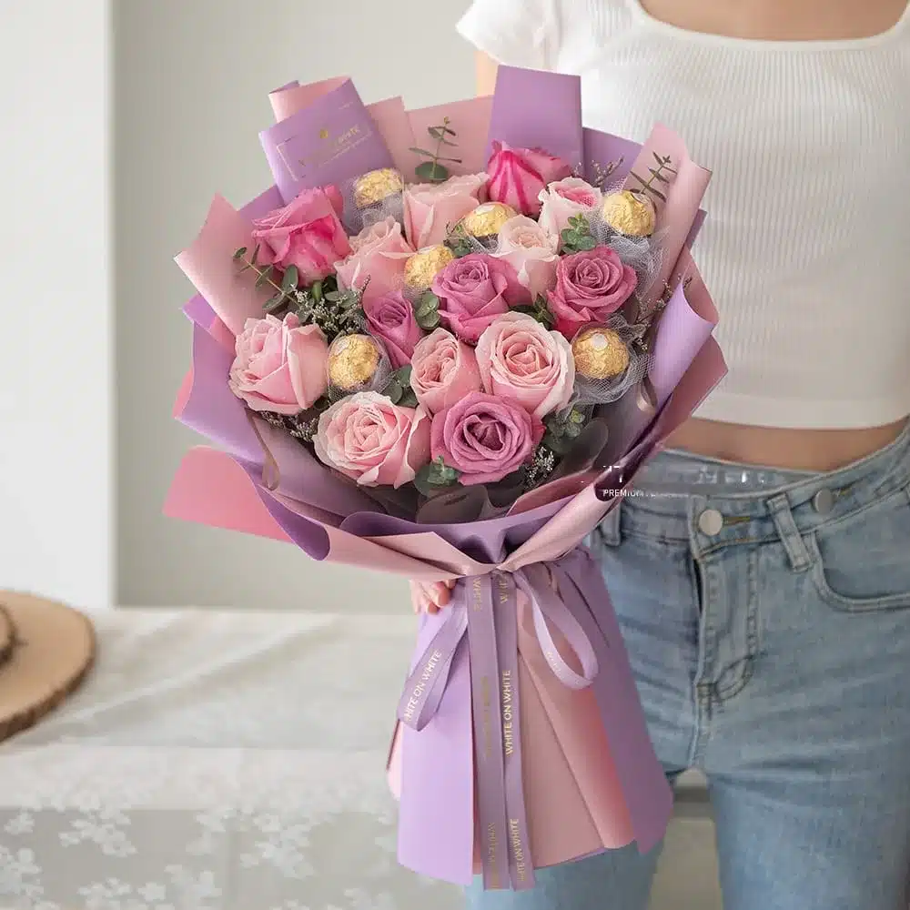Bouquet Floral de Rosas y Chocolates Exclusivo para Mamá