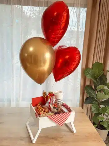Desayuno Sorpresa Romántico para Hombre.Floristería Exotic Flowers Bucaramanga