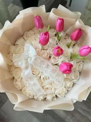 Bouquet para Sorprender con Rosas y Tulipanes