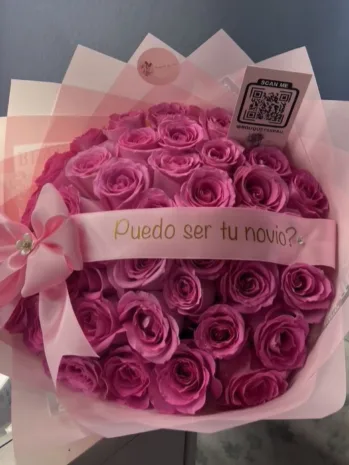 Bouquet de Rosas Fucsias para Conquistar