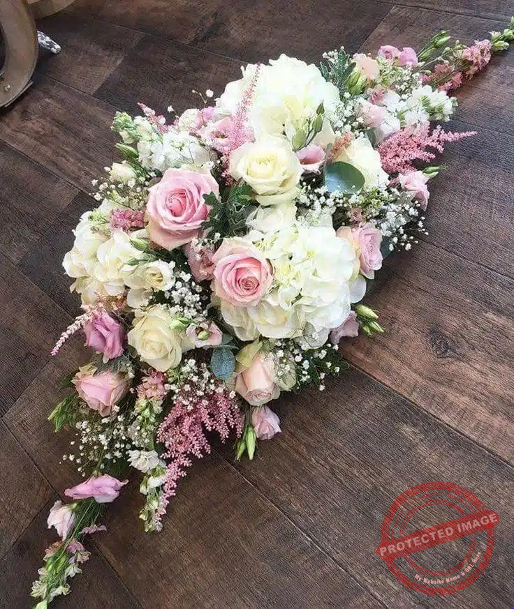 Centro Floral de Mesa Principal para una Celebración Exquisita