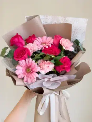 Ramo Armonioso de Gerberas y Claveles | Para Dar Color a un Día Especial