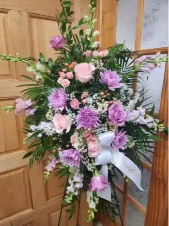 Pedestal Fúnebre Floral para Homenaje Especial